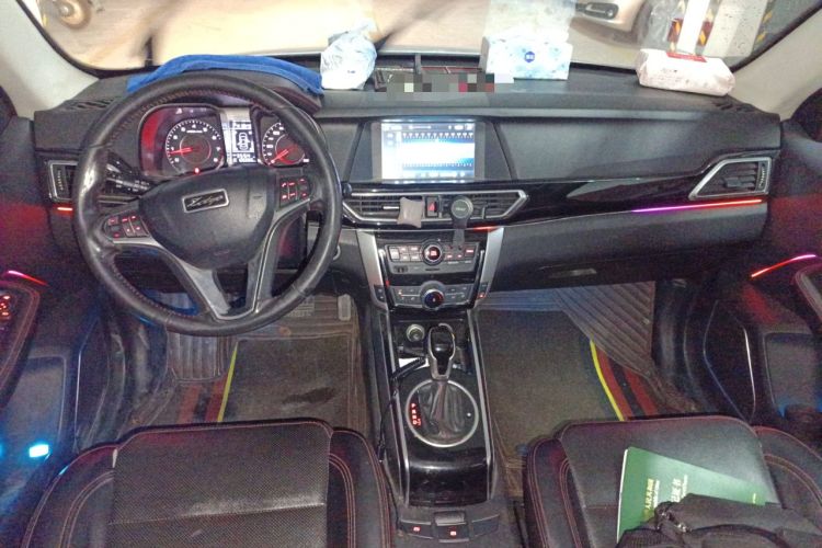 Used Zotye Domy X5 2015 1.5T CVT ZhiXian Trim China V Standard Center Console