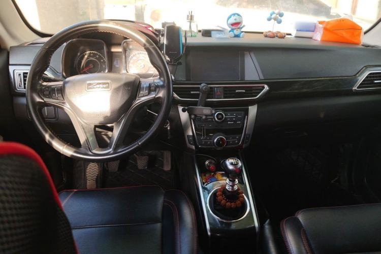 Used Zotye Domy X5 2015 1.5T Manual Luxury Version China IV Standard Center Console
