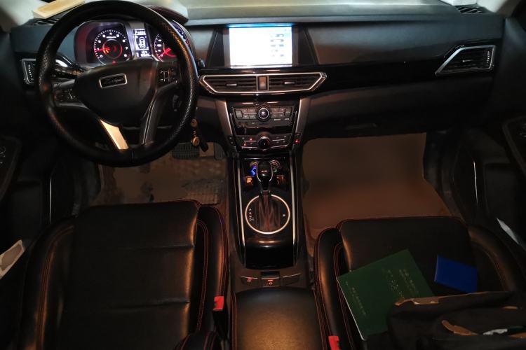 Used Zotye Domy X5 2015 1.5T CVT Landlord Model China IV Standard Center Console