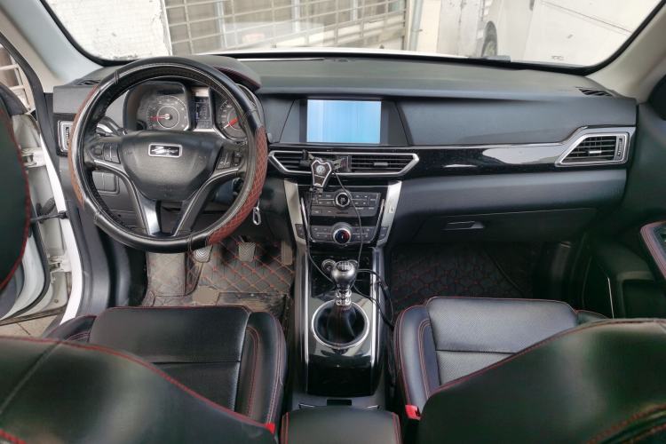 Used Zotye Domy X5 2015 1.5T Manual Luxury Version China IV Standard Center Console