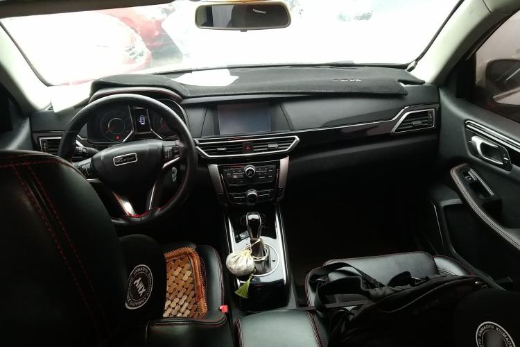 Used Zotye Domy X5 2015 1.5T CVT Landlord Model China IV Standard Center Console