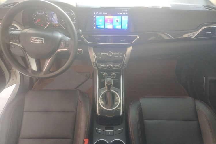 Used Zotye Domy X5 2015 1.5T CVT ZhiXian Model China IV Standard Center Console