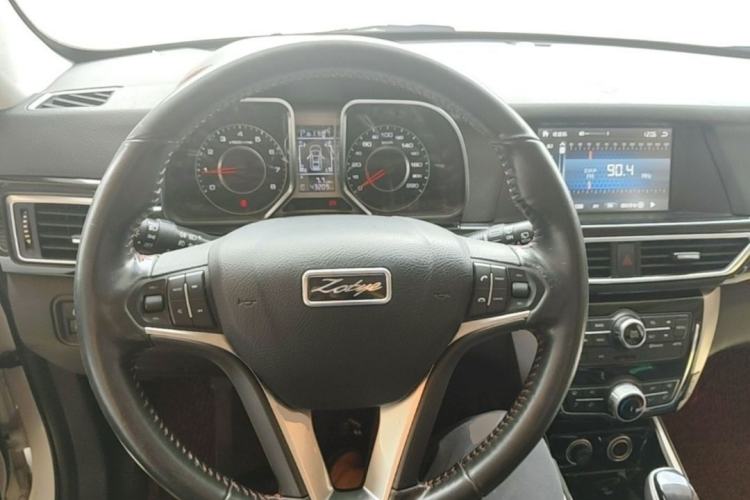 Used Zotye Domy X5 2015 1.5T CVT ZhiXian Trim China V Standard Center Console