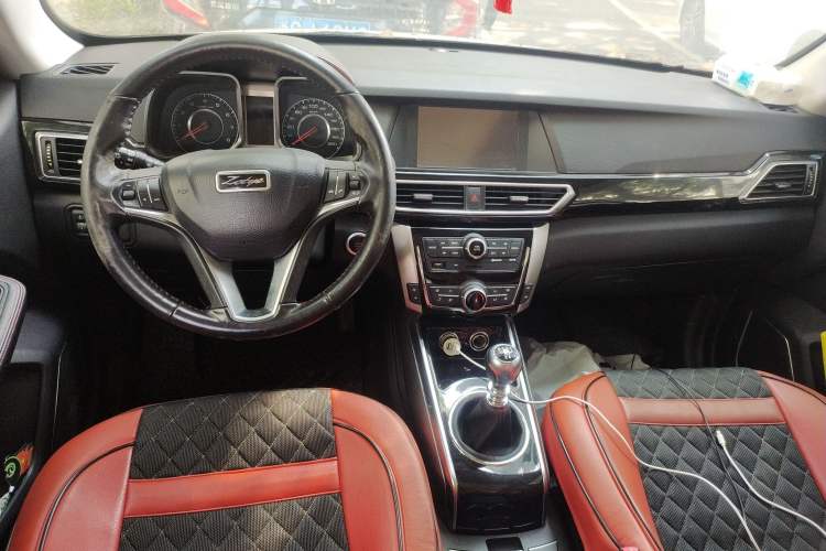 Used Zotye Domy X5 2015 1.5T Manual Luxury Version China IV Standard Center Console