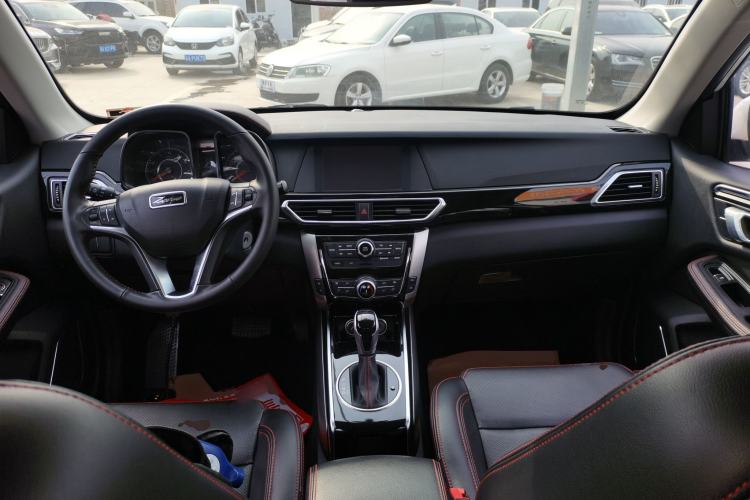 Used Zotye Domy X5 2015 1.5T CVT Landlord Edition China V Standard Center Console