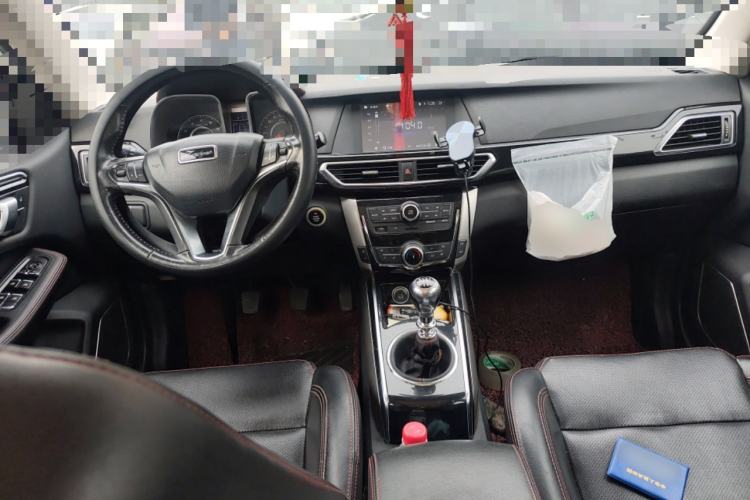 Used Zotye Domy X5 2015 1.5T Manual Luxury Version China IV Standard Center Console