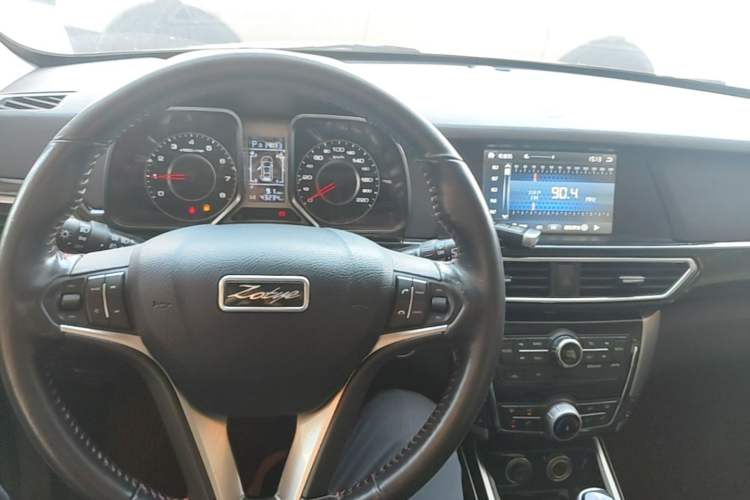 Used Zotye Domy X5 2015 1.5T CVT ZhiXian Trim China V Standard Center Console
