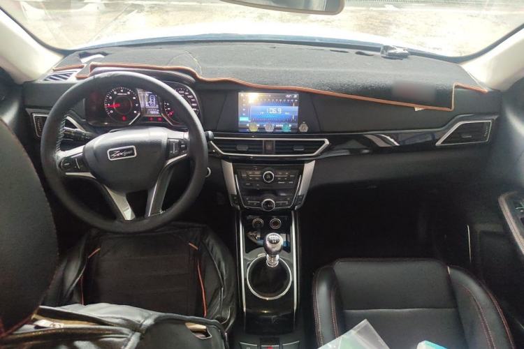 Used Zotye Domy X5 2015 1.5T Manual Luxury Version China IV Standard Center Console