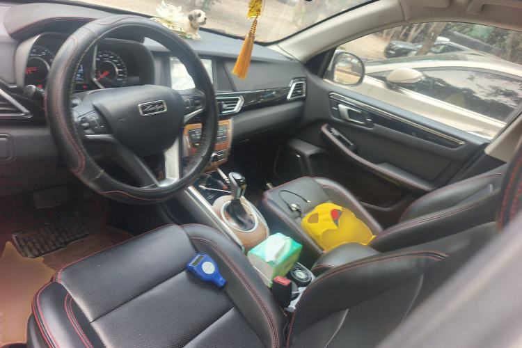 Used Zotye Domy X5 2015 1.5T CVT Landlord Model China IV Standard Center Console