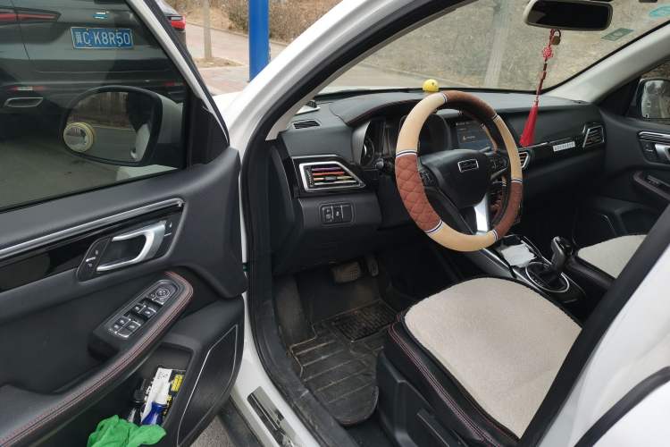 Used Zotye Domy X5 2015 1.5T CVT ZhiXian Trim China V Standard Driver Seat