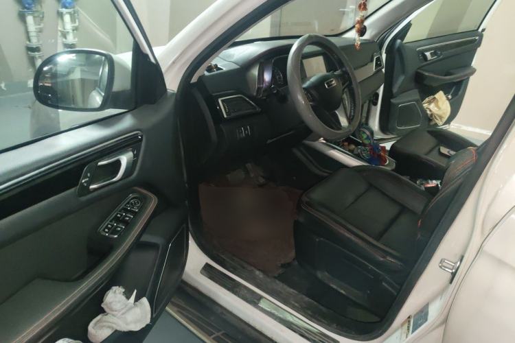 Used Zotye Domy X5 2015 1.5T CVT ZhiXian Model China IV Standard Driver Seat
