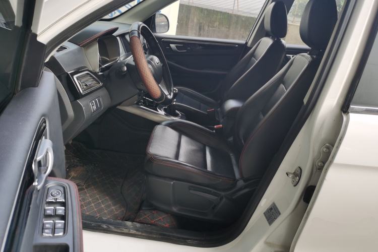 Used Zotye Domy X5 2015 1.5T Manual Luxury Version China IV Standard Driver Seat