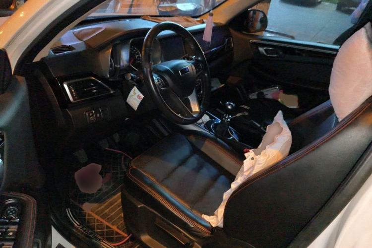Used Zotye Domy X5 2015 1.5T Manual Luxury Version China IV Standard Driver Seat