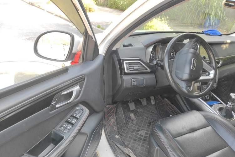 Used Zotye Domy X5 2015 1.5T Manual Luxury Version China IV Standard Driver Seat