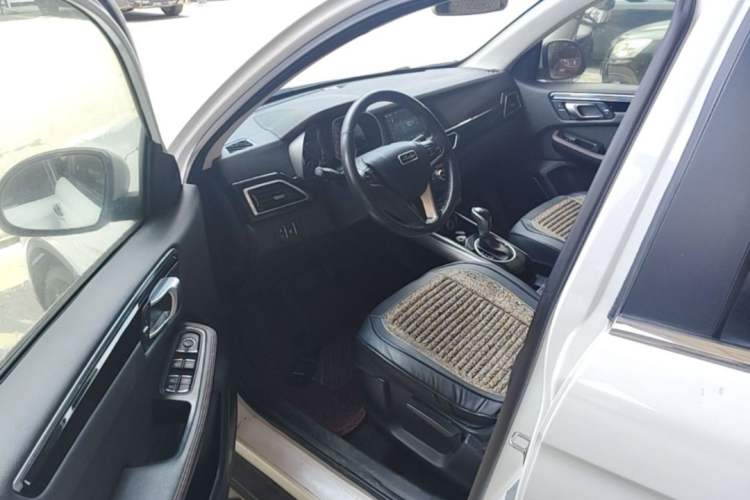 Used Zotye Domy X5 2015 1.5T CVT ZhiXian Trim China V Standard Driver Seat