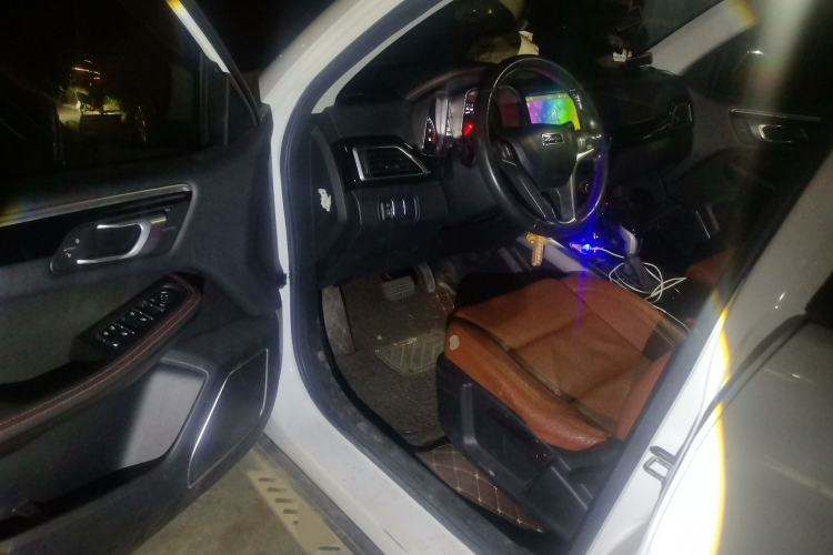 Used Zotye Domy X5 2015 1.5T CVT ZHANG GUI Model China V Standard Driver Seat