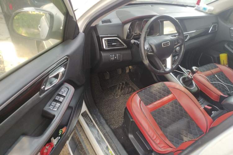 Used Zotye Domy X5 2015 1.5T Manual Luxury Version China IV Standard Driver Seat
