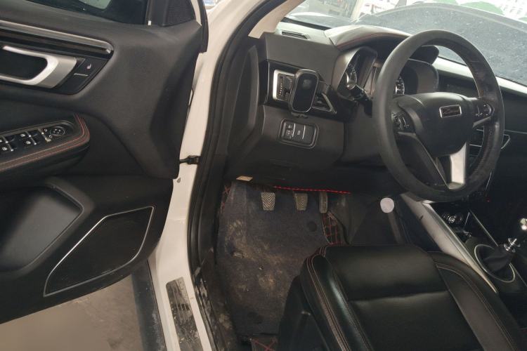 Used Zotye Domy X5 2015 1.5T Manual Luxury Version China IV Standard Driver Seat
