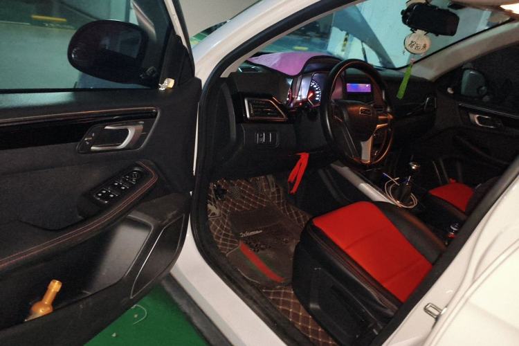 Used Zotye Domy X5 2015 1.5T Manual Elite Model China IV Standard Driver Seat