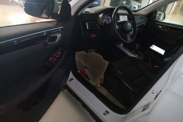 Used Zotye Domy X5 2015 1.5T CVT ZhiXian Trim China V Standard Driver Seat