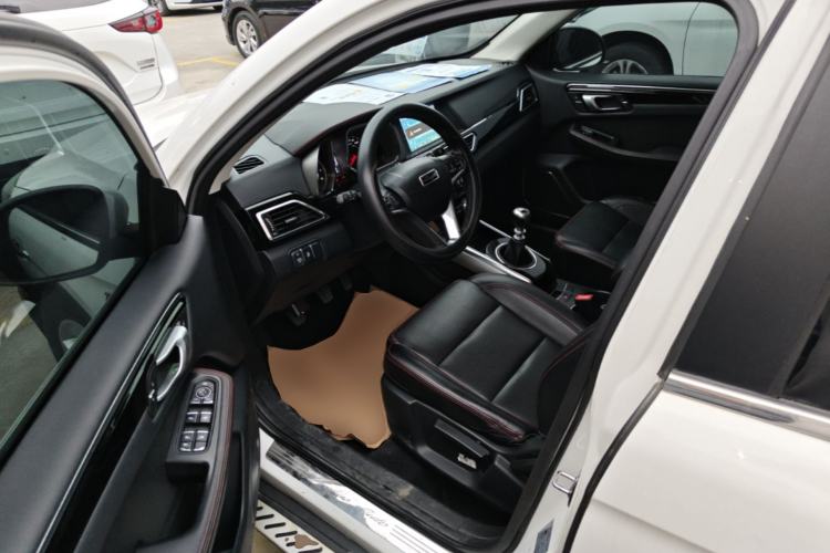 Used Zotye Domy X5 2015 1.5T Manual Luxury Version China IV Standard Driver Seat
