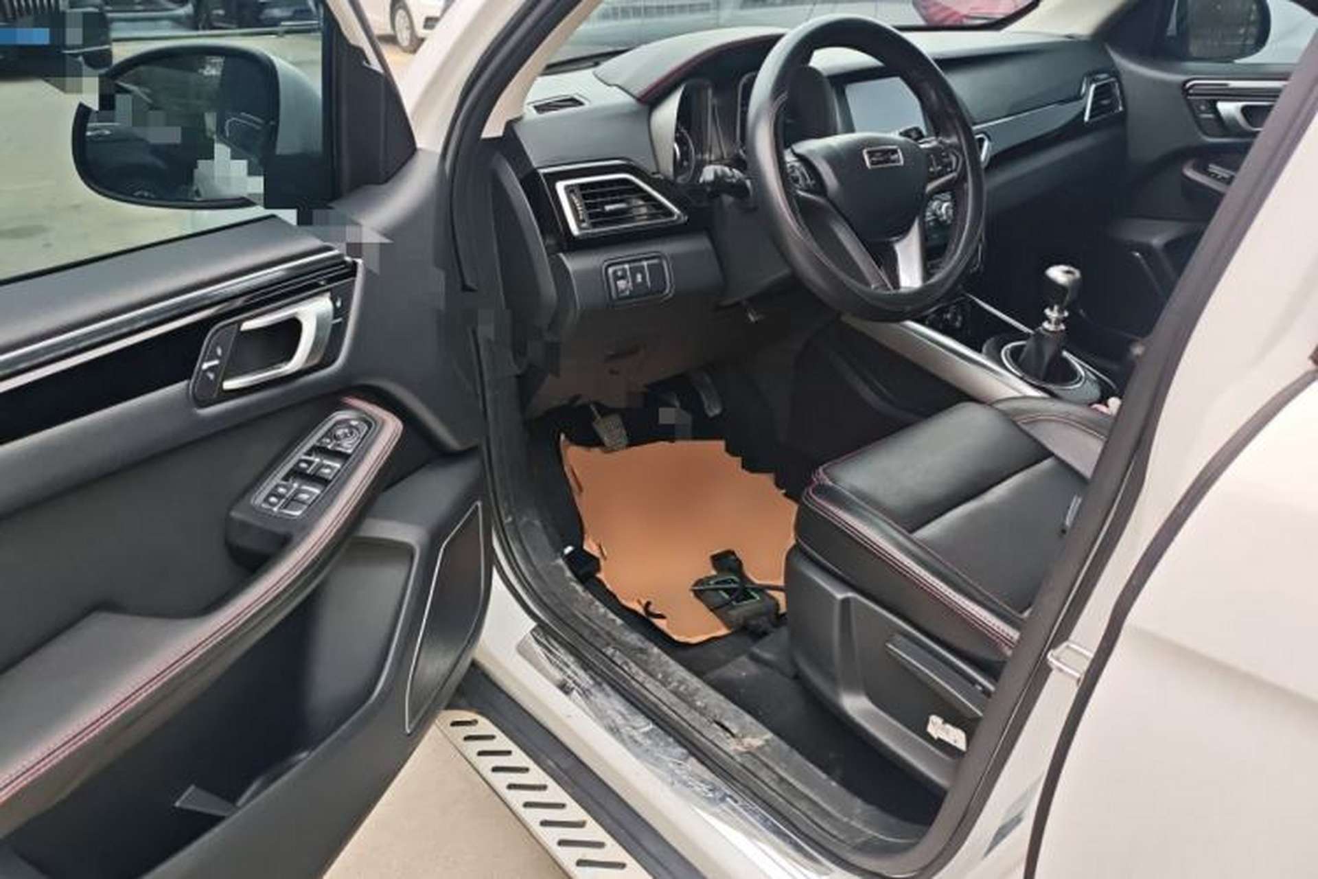 Used Zotye Domy X5 2015 1.5T Manual Luxury Version China IV Standard Driver Seat