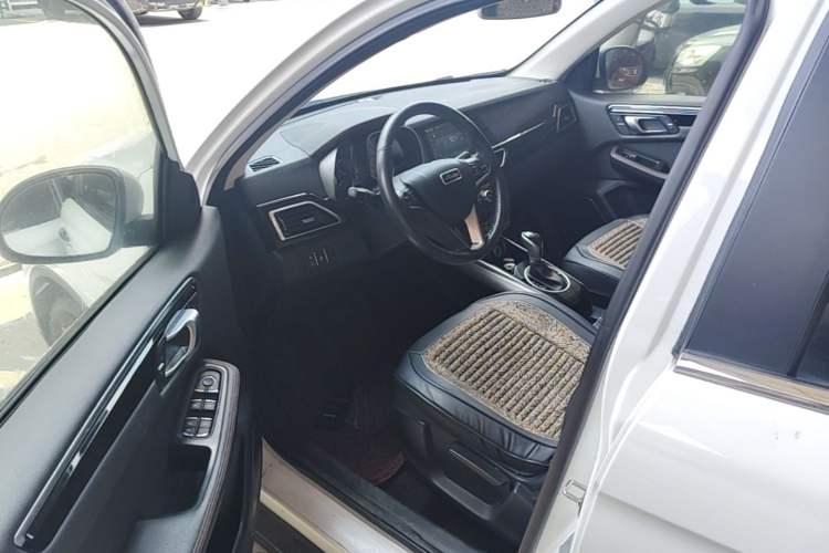 Used Zotye Domy X5 2015 1.5T CVT ZhiXian Trim China V Standard Driver Seat