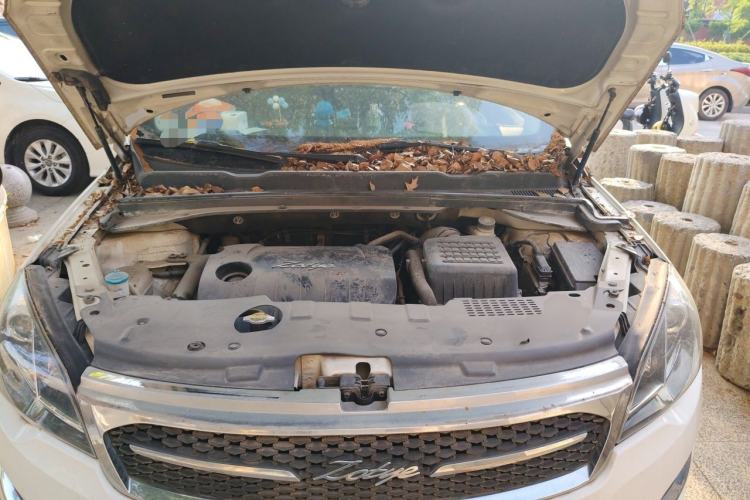 Used Zotye Domy X5 2015 1.5T Manual Luxury Version China IV Standard Engine Bay