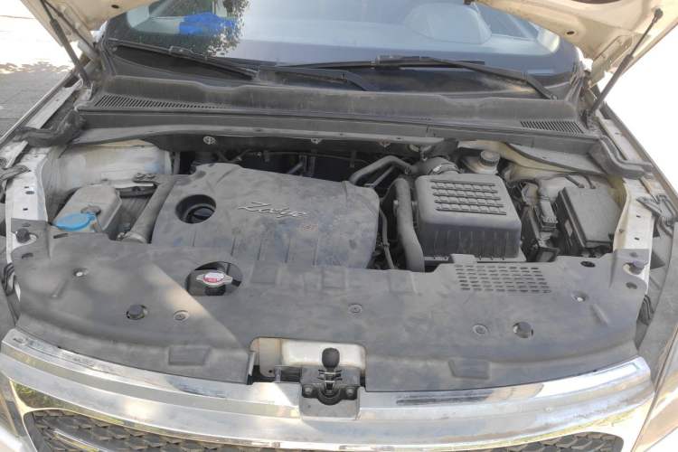 Used Zotye Domy X5 2015 1.5T Manual Luxury Version China IV Standard Engine Bay