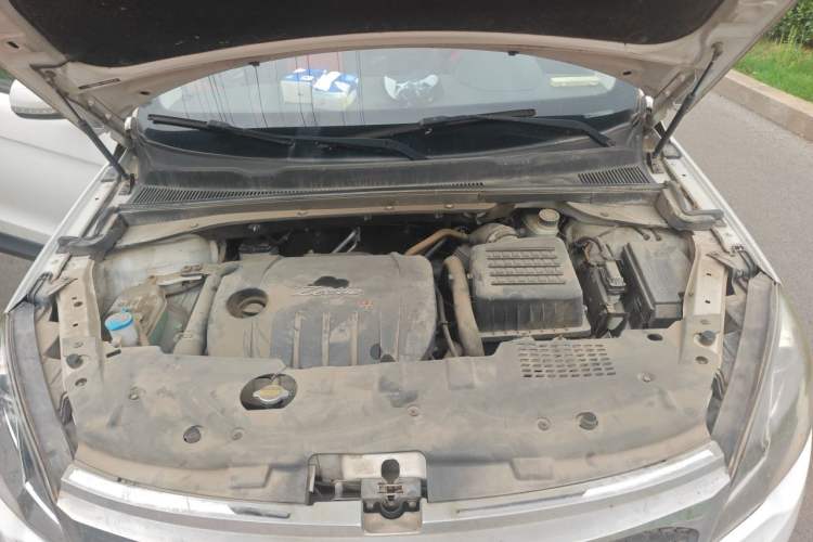 Used Zotye Domy X5 2015 1.5T Manual Elite Model China V Standard Engine Bay