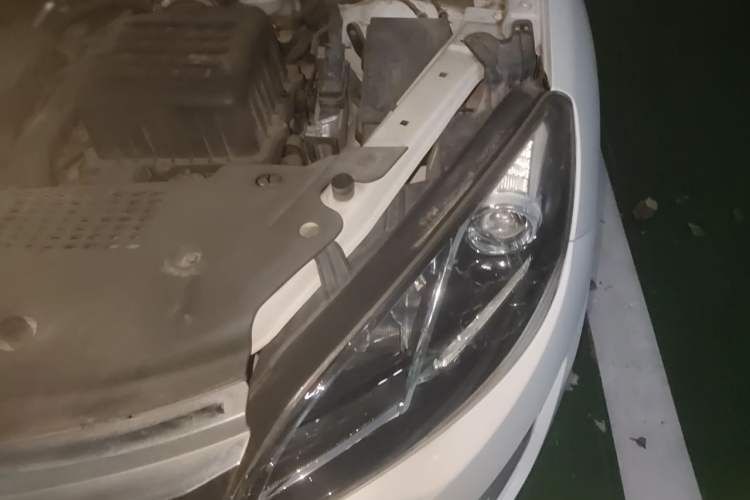 Used Zotye Domy X5 2015 1.5T Manual Luxury Model China V Standard Engine Bay Left