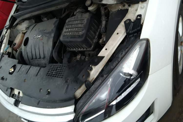 Used Zotye Domy X5 2015 1.5T CVT Landlord Model China IV Standard Engine Bay Left