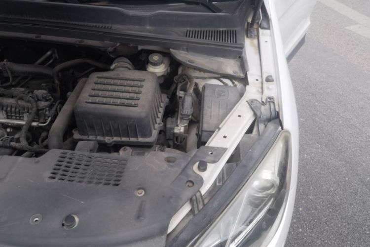 Used Zotye Domy X5 2015 1.5T CVT ZhiXian Model China IV Standard Engine Bay Left