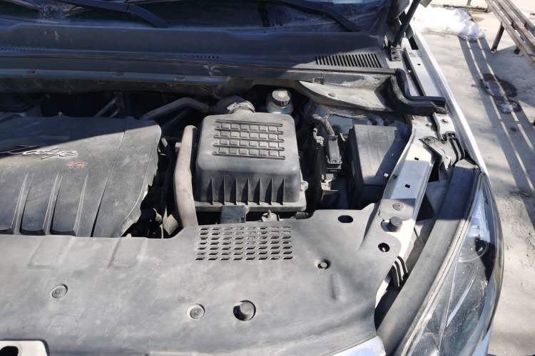 Used Zotye Domy X5 2015 1.5T Manual Luxury Version China IV Standard Engine Bay Left