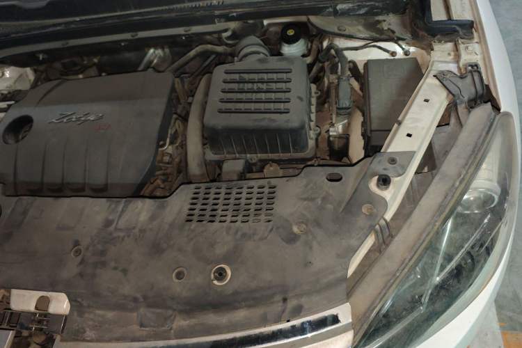 Used Zotye Domy X5 2015 1.5T Manual Luxury Version China IV Standard Engine Bay Left