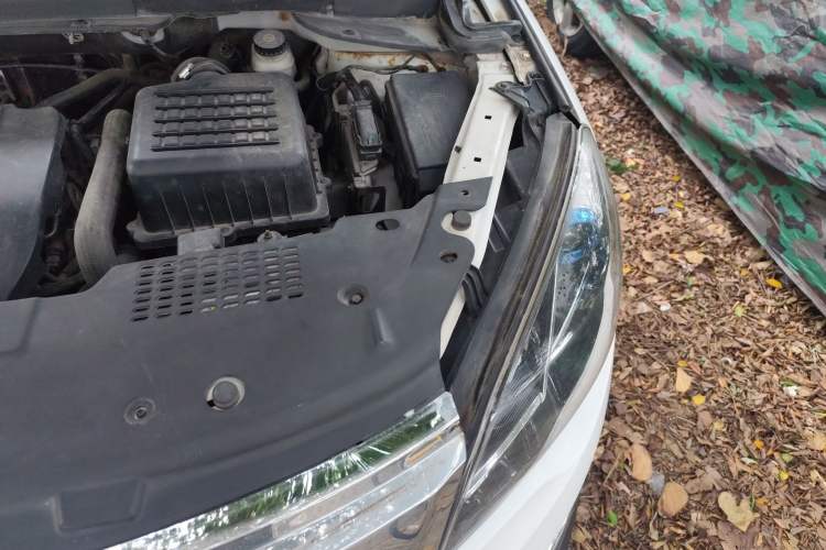Used Zotye Domy X5 2015 1.5T Manual Luxury Version China IV Standard Engine Bay Left