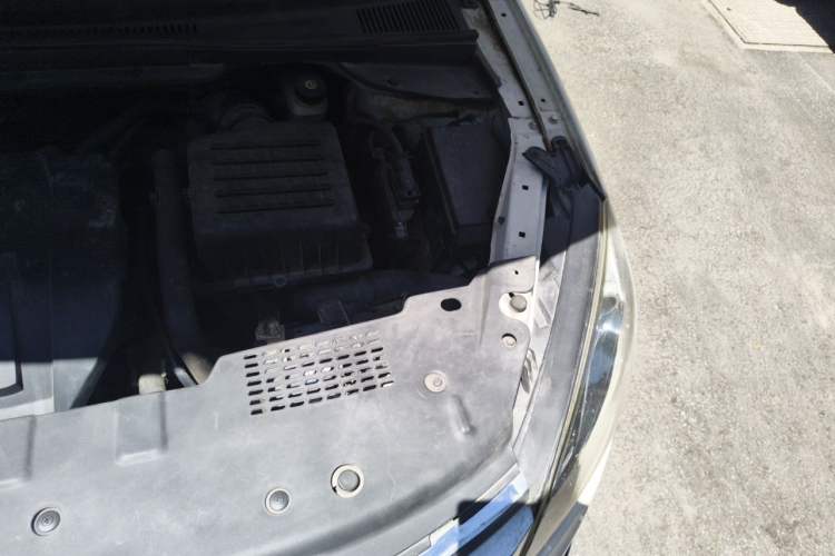 Used Zotye Domy X5 2015 1.5T CVT ZhiXian Trim China V Standard Engine Bay Left