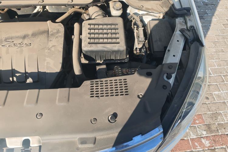 Used Zotye Domy X5 2015 1.5T CVT ZhiXian Model China IV Standard Engine Bay Left