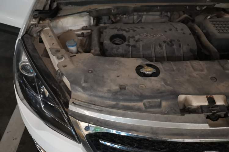 Used Zotye Domy X5 2015 1.5T CVT Landlord Model China IV Standard Engine Bay Right