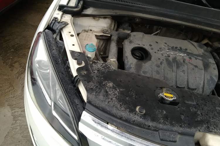 Used Zotye Domy X5 2015 1.5T CVT Landlord Model China IV Standard Engine Bay Right