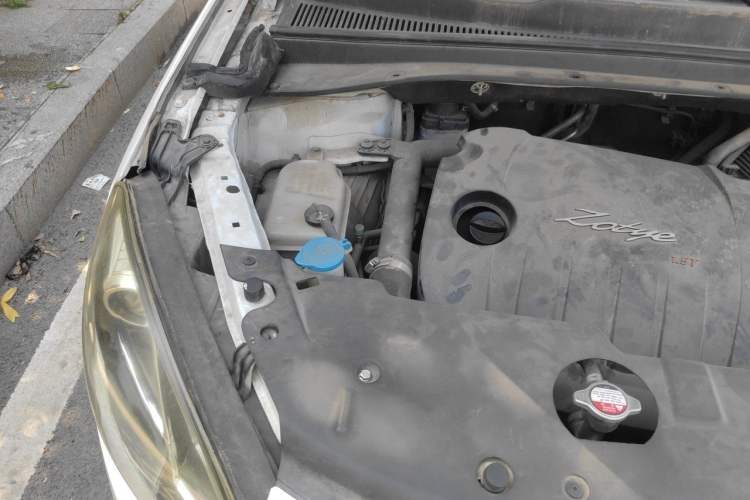 Used Zotye Domy X5 2015 1.5T Manual Luxury Version China IV Standard Engine Bay Right