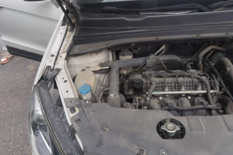 Used Zotye Domy X5 2015 1.5T CVT ZhiXian Model China IV Standard Engine Bay Right