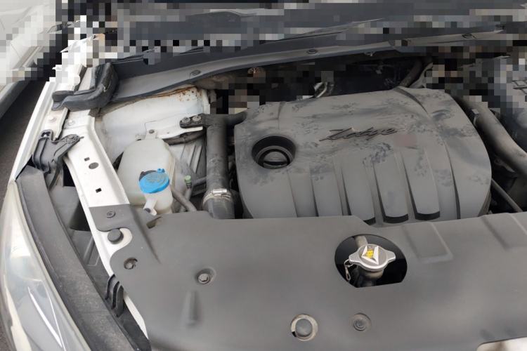 Used Zotye Domy X5 2015 1.5T Manual Luxury Version China IV Standard Engine Bay Right