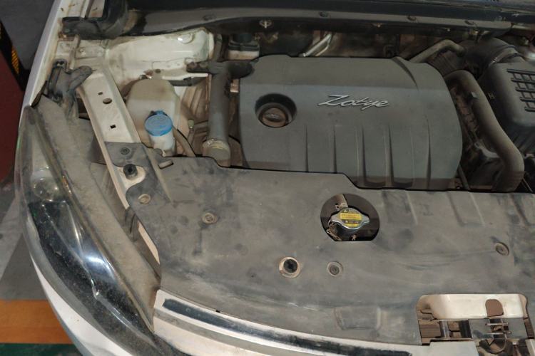 Used Zotye Domy X5 2015 1.5T Manual Luxury Version China IV Standard Engine Bay Right