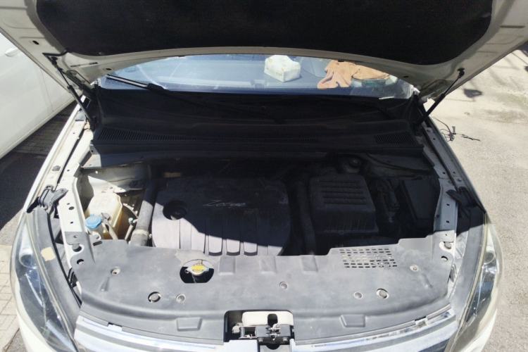 Used Zotye Domy X5 2015 1.5T CVT ZhiXian Trim China V Standard Engine Bay