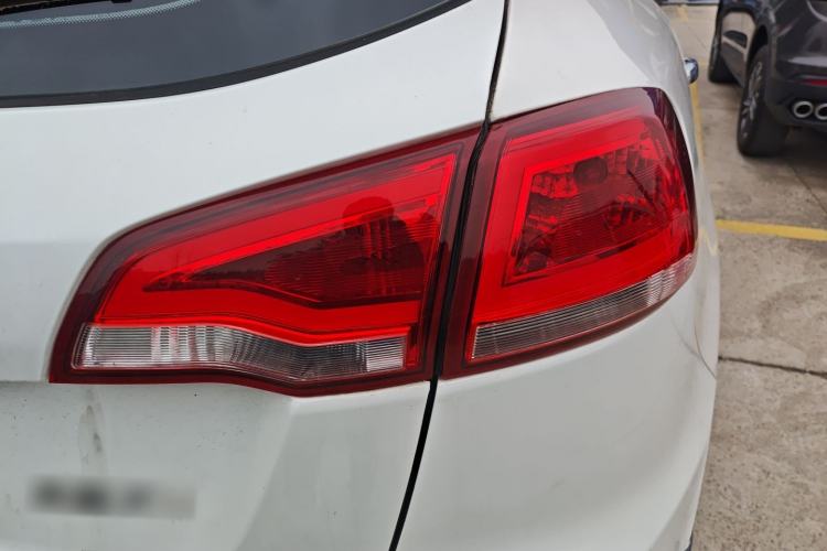 Used Zotye Domy X5 2015 1.5T Manual Luxury Version China IV Standard Exterior 3