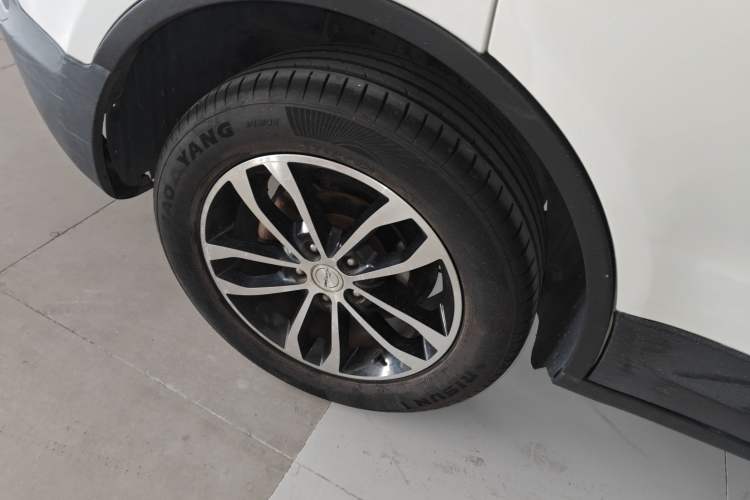 Used Zotye Domy X5 2015 1.5T CVT Chancellor Model China V Standard Exterior 8