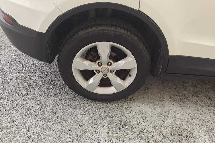 Used Zotye Domy X5 2015 1.5T CVT ZhiXian Model China IV Standard Exterior 8