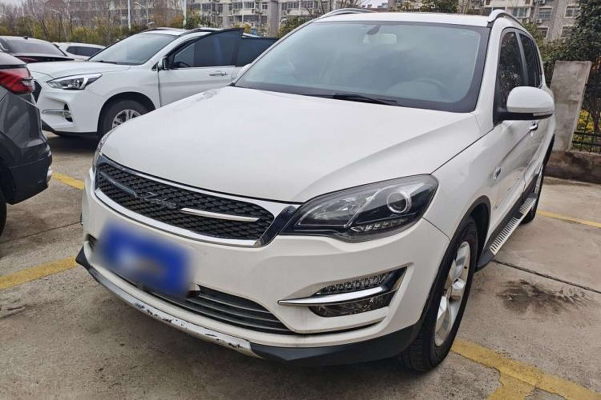 Used Zotye Domy X5 2015 1.5T Manual Luxury Version China IV Standard Front Left 45 Deg