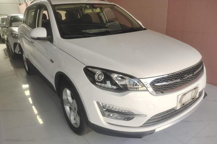 Used Zotye Domy X5 2015 1.5T CVT ZhiXian Model China IV Standard Front Right 45 Deg